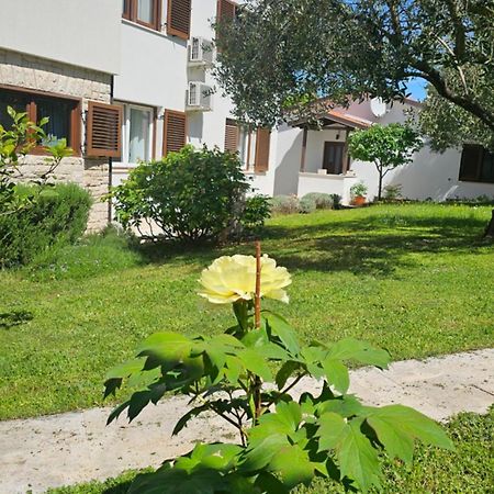 Apartments Dina Pula Ngoại thất bức ảnh