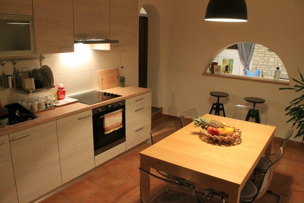 Apartments Dina Pula Ngoại thất bức ảnh