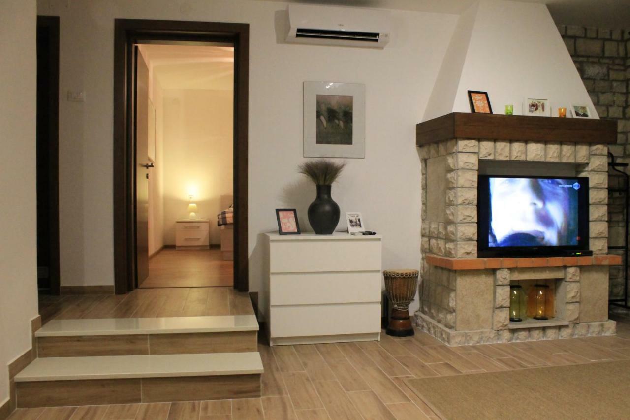 Apartments Dina Pula Ngoại thất bức ảnh
