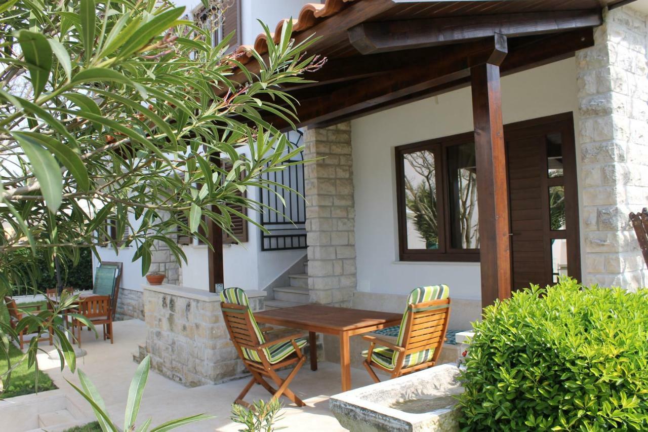 Apartments Dina Pula Ngoại thất bức ảnh
