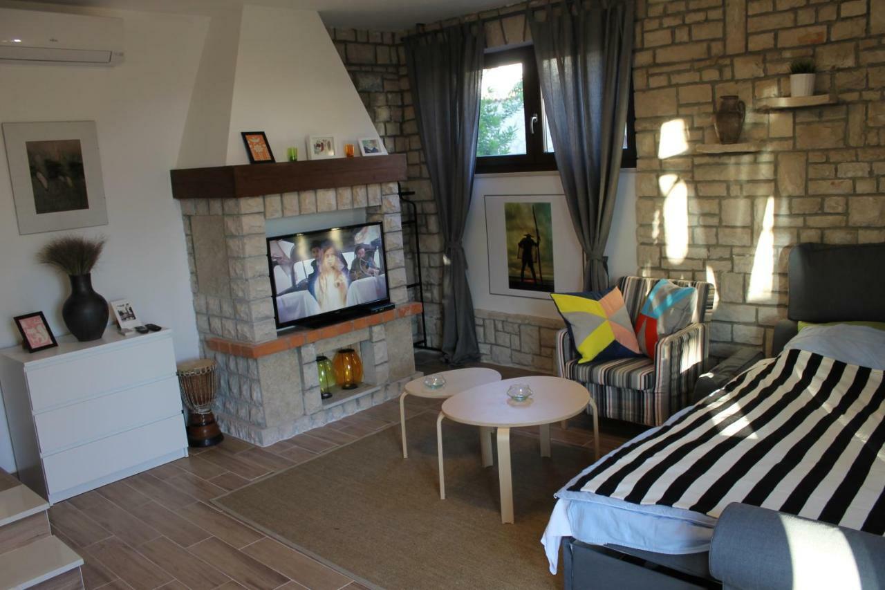 Apartments Dina Pula Ngoại thất bức ảnh